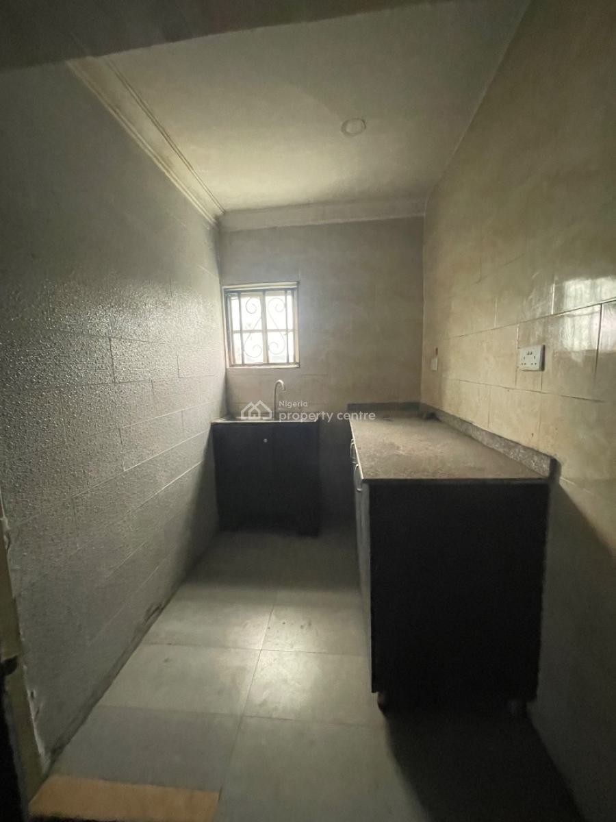 Very Nice Spacious 2 Bedroom Flat, Upstairs, Balogun Estate, Sangotedo, Ajah, Lagos, Flat / Apartment for Rent