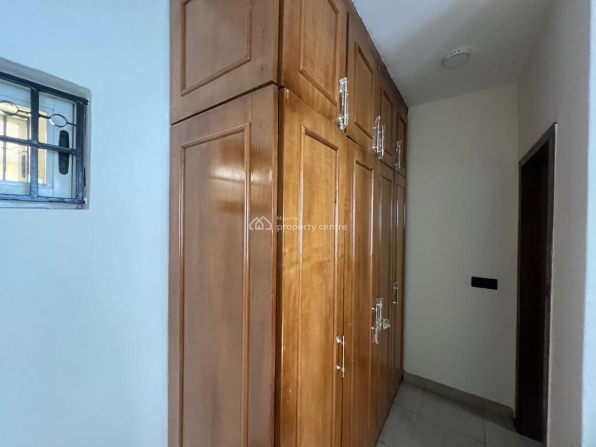 3 Bedroom Apartment, Right Hand Side, Lekki Phase 1, Lekki, Lagos, Flat / Apartment for Rent