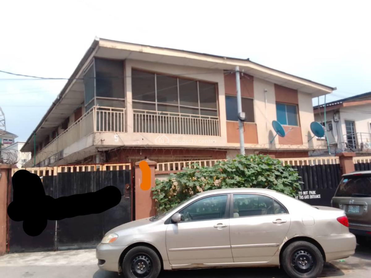 3 Bedroom Ground Floor Apartment, Off Awolowo Way, Ikeja, Lagos, Flat / Apartment for Rent