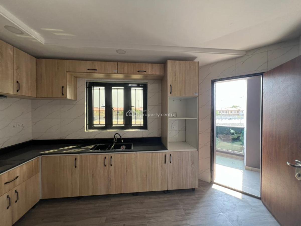 3 Bedroom Apartment, Right Hand Side, Lekki Phase 1, Lekki, Lagos, Flat / Apartment for Rent