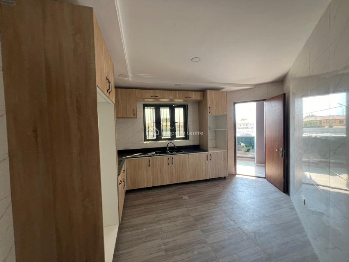 3 Bedroom Apartment, Right Hand Side, Lekki Phase 1, Lekki, Lagos, Flat / Apartment for Rent