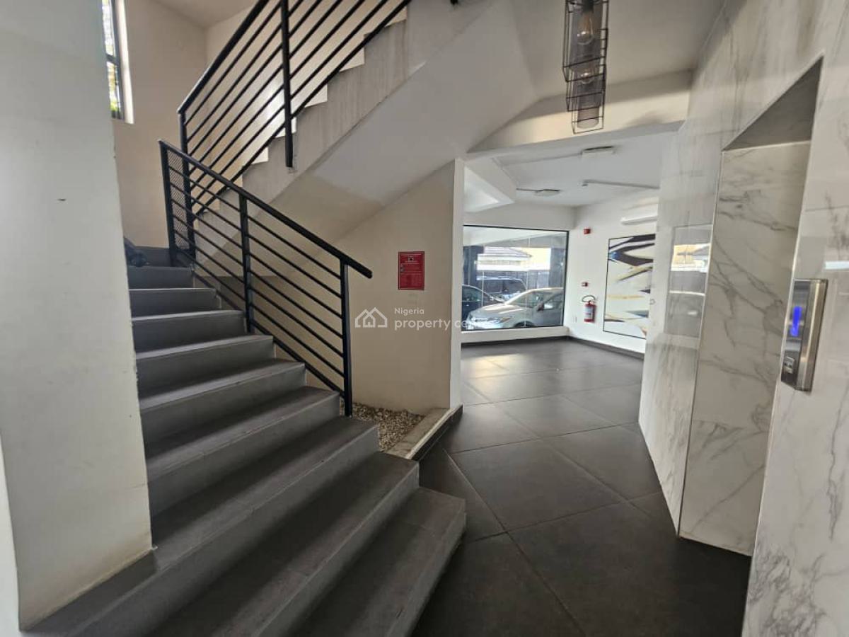 Luxury 3 Bedrooms Flat with Bq,gym,elevator. Etc, Off Queens Drive., Old Ikoyi, Ikoyi, Lagos, Flat / Apartment for Rent