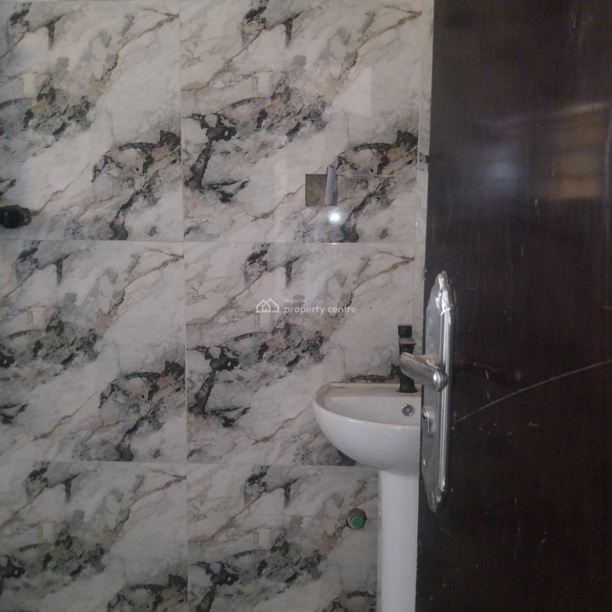 Lovely 4 Bedrooms Duplex, Magodo Phase 1, Magodo, Lagos, Detached Duplex for Rent