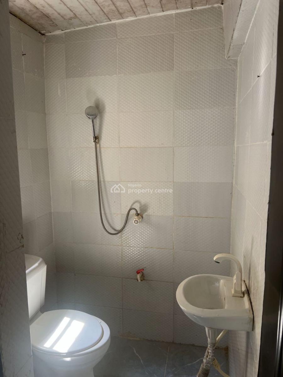 Exquisite Spacious Single Room Self Contained, Chevron, Lekki Phase 2, Lekki, Lagos, Self Contain (single Rooms) for Rent