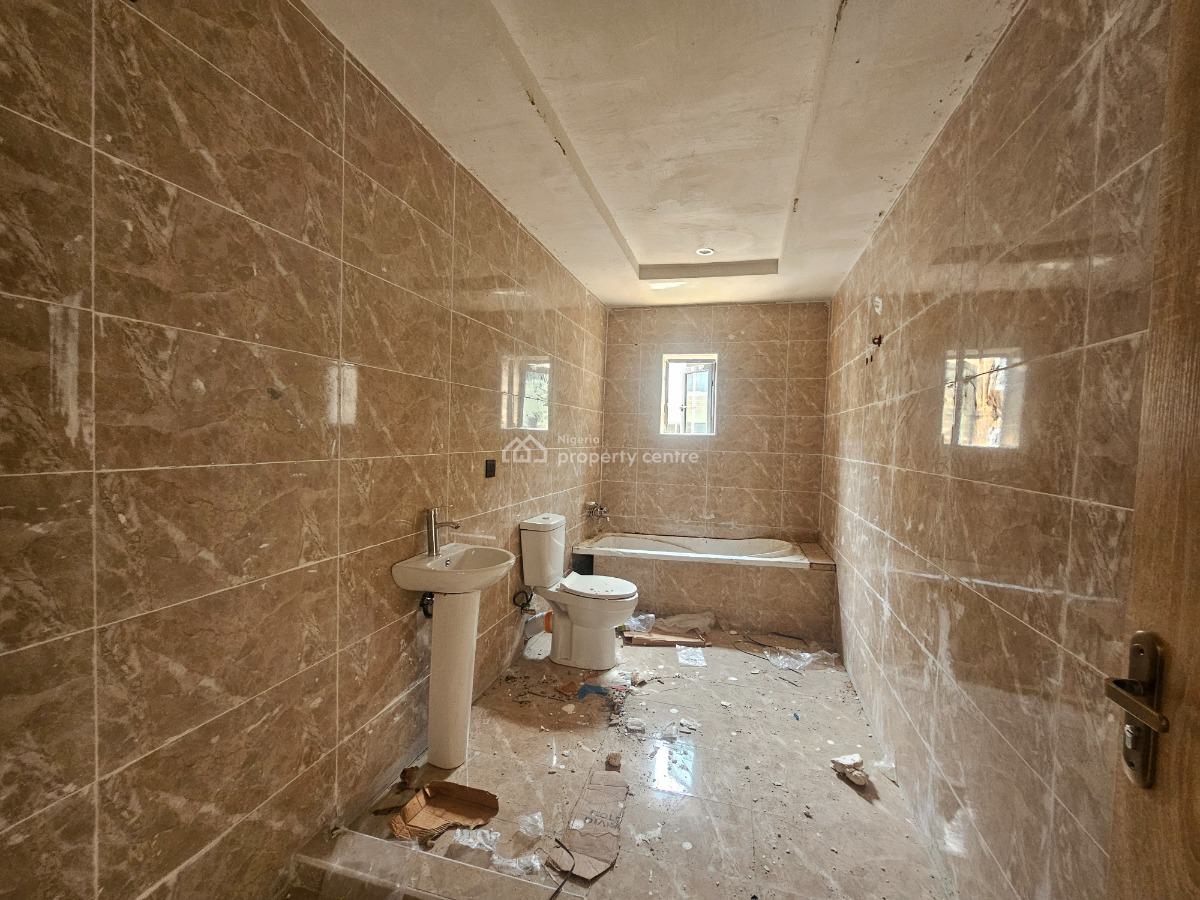 Serviced 4 Bedrooms Terraced House with Bq, Lekki Phase 1, Lekki, Lagos, Terraced Duplex for Rent