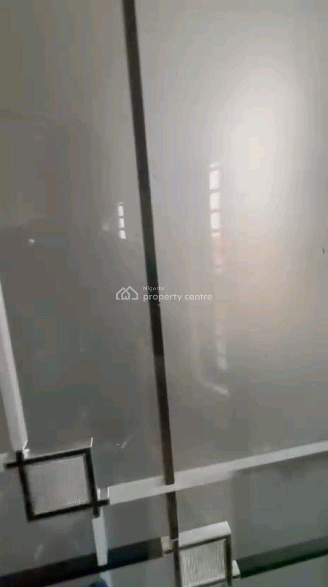 Newly Built and Standard 2 Bedroom Pent House, Akoka, Yaba, Lagos, Flat / Apartment for Sale