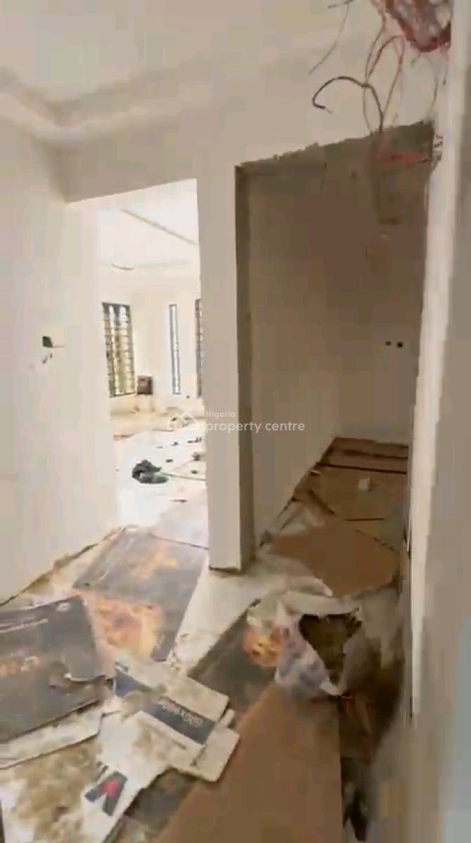 Newly Built and Standard 2 Bedroom Pent House, Akoka, Yaba, Lagos, Flat / Apartment for Sale