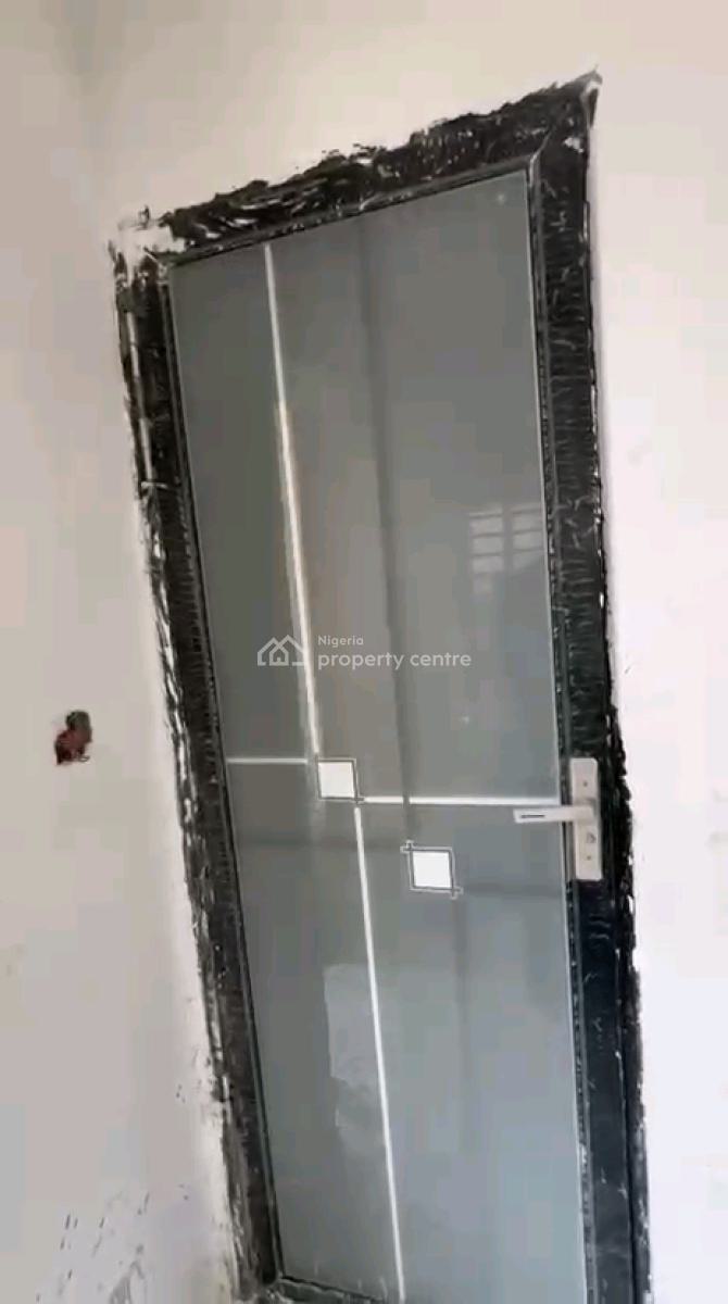 Newly Built and Standard 2 Bedroom Pent House, Akoka, Yaba, Lagos, Flat / Apartment for Sale