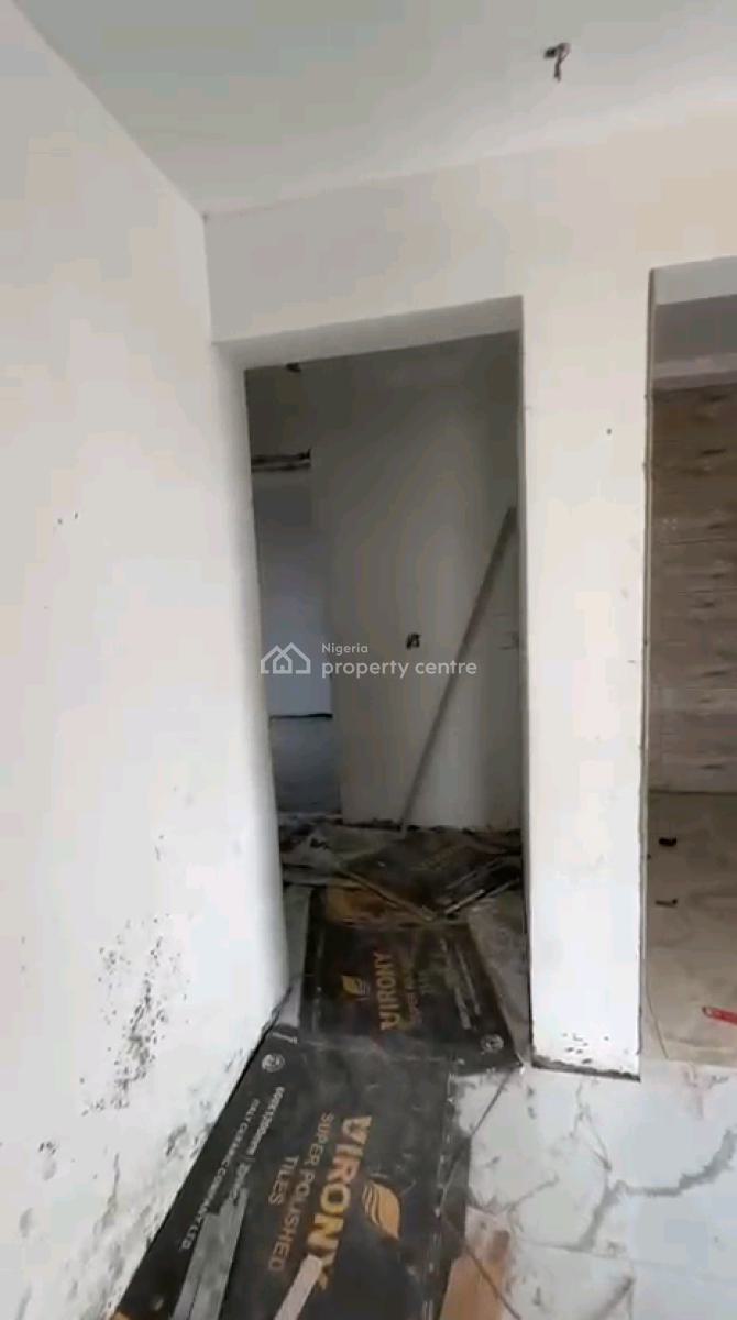 Newly Built and Standard 2 Bedroom Pent House, Akoka, Yaba, Lagos, Flat / Apartment for Sale