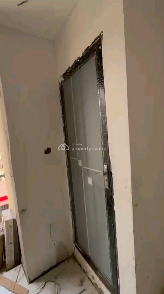 Newly Built and Standard 2 Bedroom Pent House, Akoka, Yaba, Lagos, Flat / Apartment for Sale