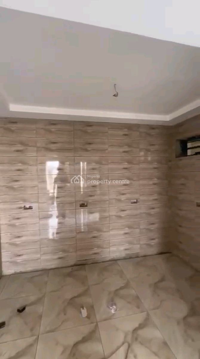 Newly Built and Standard 2 Bedroom Pent House, Akoka, Yaba, Lagos, Flat / Apartment for Sale