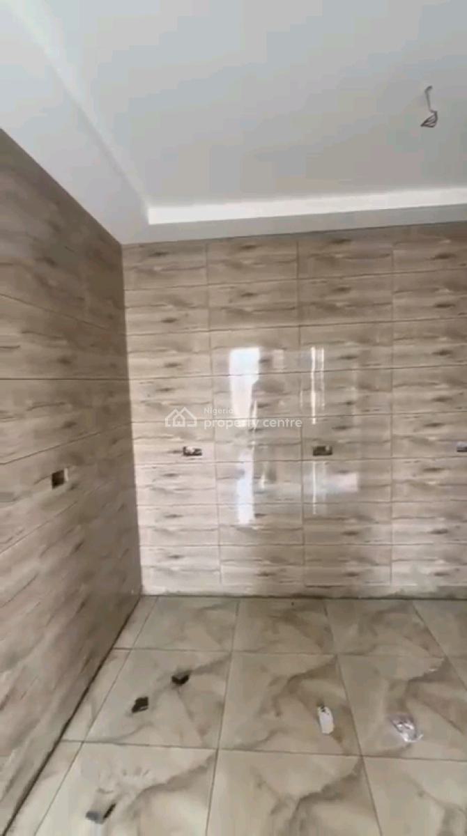 Newly Built and Standard 2 Bedroom Pent House, Akoka, Yaba, Lagos, Flat / Apartment for Sale