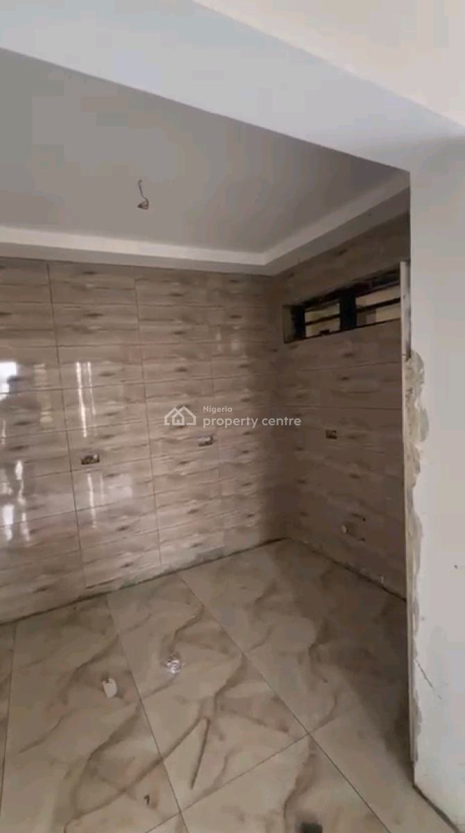 Newly Built and Standard 2 Bedroom Pent House, Akoka, Yaba, Lagos, Flat / Apartment for Sale