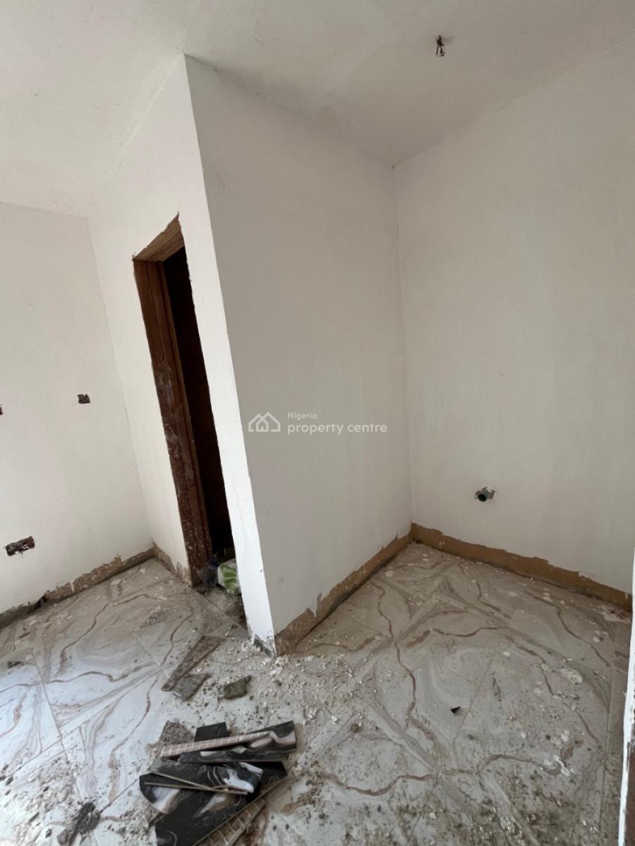 Studio Apartment, Owodunni Street, Onike, Yaba, Lagos, Self Contain (single Rooms) for Sale