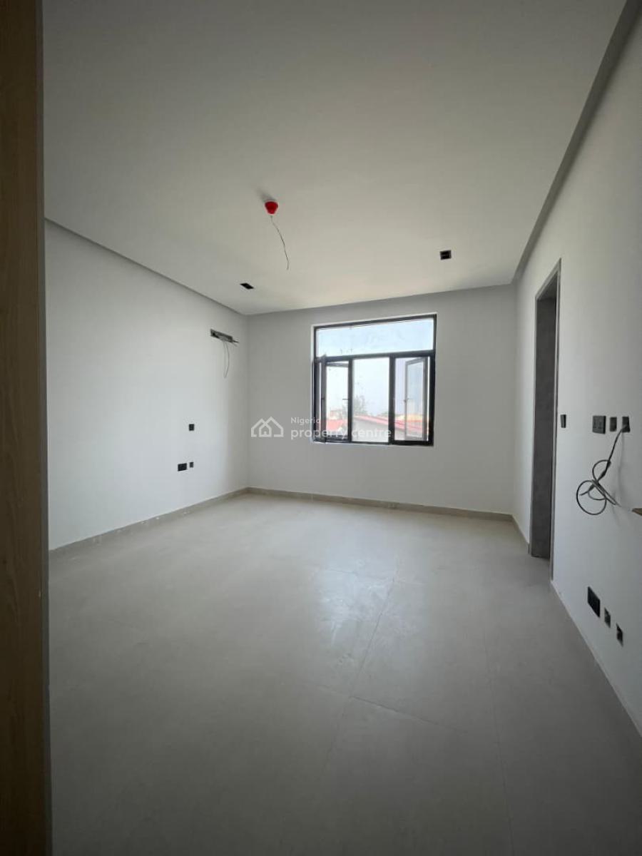 Spacious 2 Bedroom Apartment with Pool, Lekki Phase 1, Lekki, Lagos, Flat / Apartment for Sale