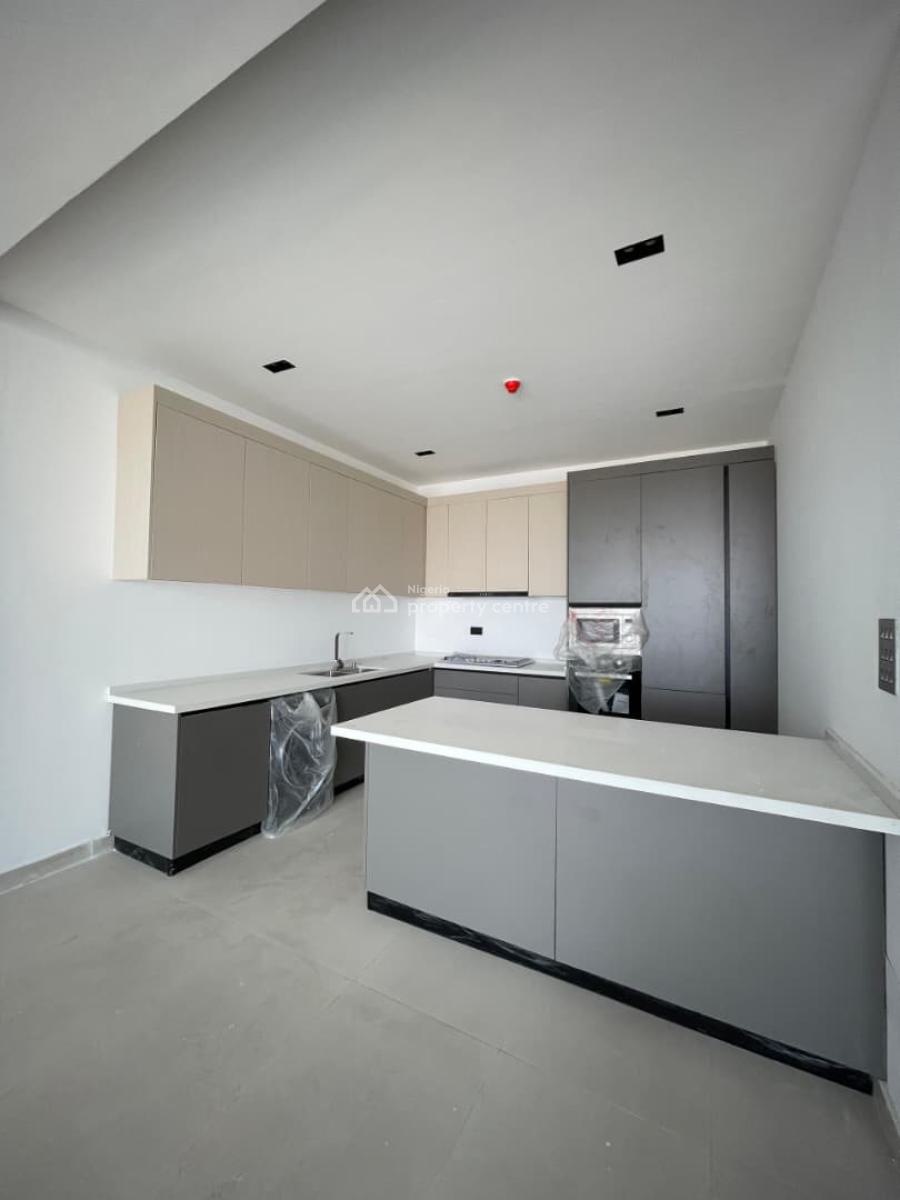 Spacious 2 Bedroom Apartment with Pool, Lekki Phase 1, Lekki, Lagos, Flat / Apartment for Sale