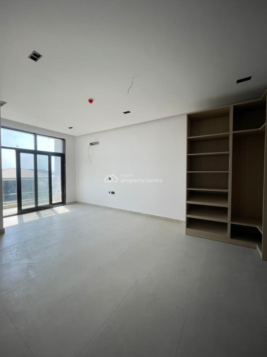 Spacious 2 Bedroom Apartment with Pool, Lekki Phase 1, Lekki, Lagos, Flat / Apartment for Sale