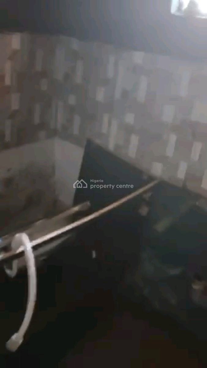 Big Self Contain Room, Abule Ijesha Bus-stop, Abule Ijesha, Yaba, Lagos, Self Contain (single Rooms) for Rent