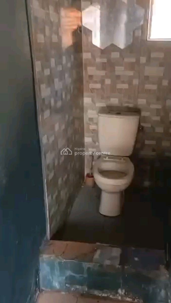 Big Self Contain Room, Abule Ijesha Bus-stop, Abule Ijesha, Yaba, Lagos, Self Contain (single Rooms) for Rent