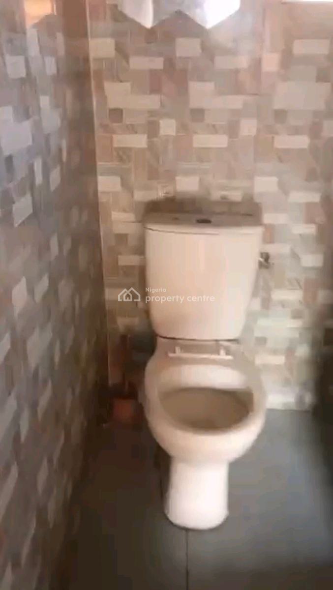 Big Self Contain Room, Abule Ijesha Bus-stop, Abule Ijesha, Yaba, Lagos, Self Contain (single Rooms) for Rent