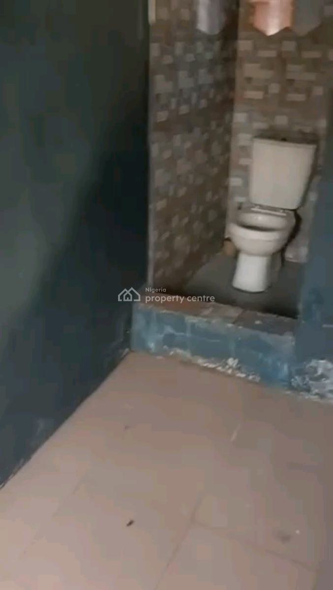 Big Self Contain Room, Abule Ijesha Bus-stop, Abule Ijesha, Yaba, Lagos, Self Contain (single Rooms) for Rent