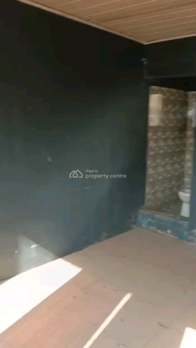 Big Self Contain Room, Abule Ijesha Bus-stop, Abule Ijesha, Yaba, Lagos, Self Contain (single Rooms) for Rent