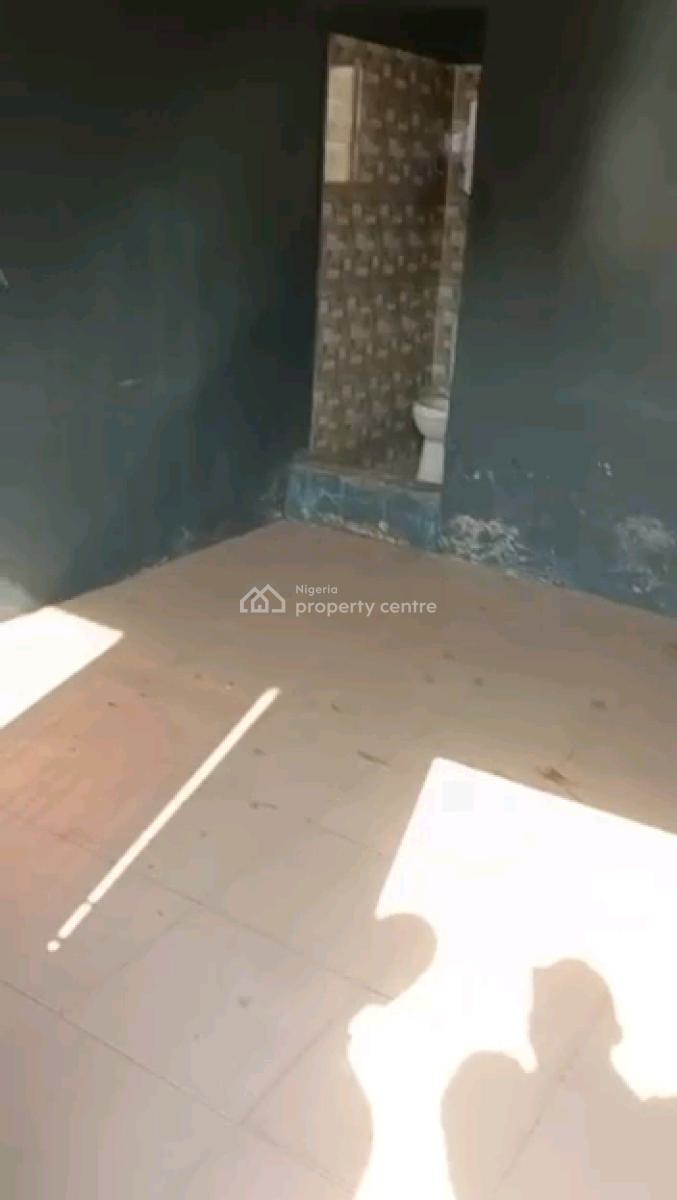 Big Self Contain Room, Abule Ijesha Bus-stop, Abule Ijesha, Yaba, Lagos, Self Contain (single Rooms) for Rent