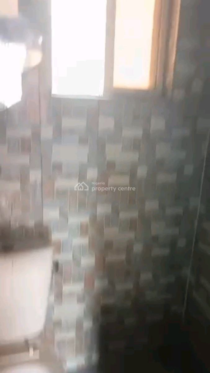 Big Room Self, Abule Ijesha Bus Stop, Abule Ijesha, Yaba, Lagos, Self Contain (single Rooms) for Rent