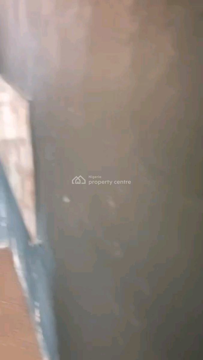 Big Room Self, Abule Ijesha Bus Stop, Abule Ijesha, Yaba, Lagos, Self Contain (single Rooms) for Rent