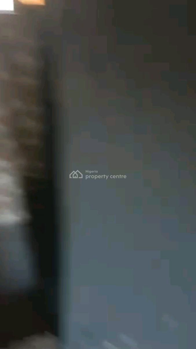 Big Room Self, Abule Ijesha Bus Stop, Abule Ijesha, Yaba, Lagos, Self Contain (single Rooms) for Rent