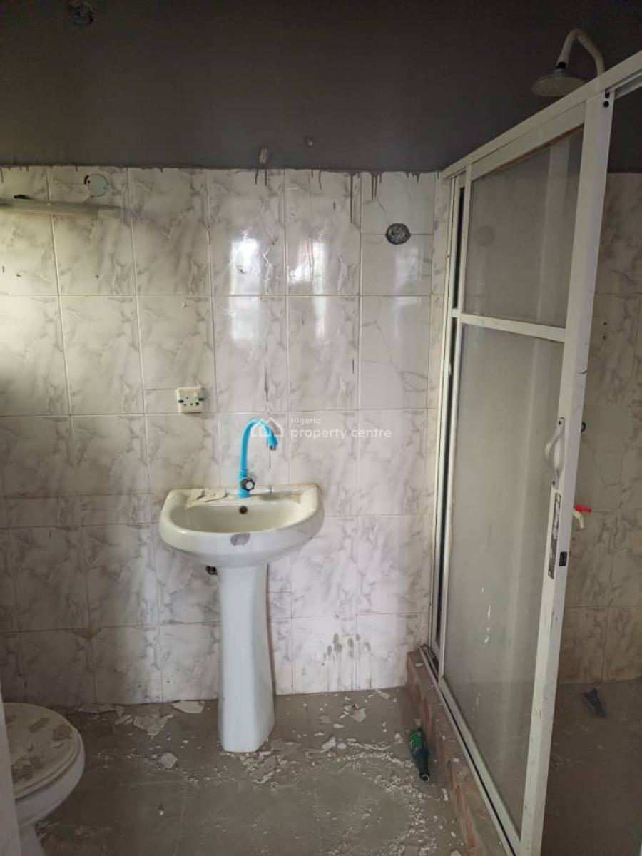 Spacious and Clean 3 Bedroom Flat, Aceville Estate,ado Road, Ajah, Lagos, Flat / Apartment for Rent