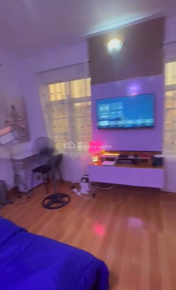 Fully Furnished Upstairs Studio Apartment{ Video Available}, Bera Estate Chevron, Lekki, Lagos, Self Contain (single Rooms) Short Let