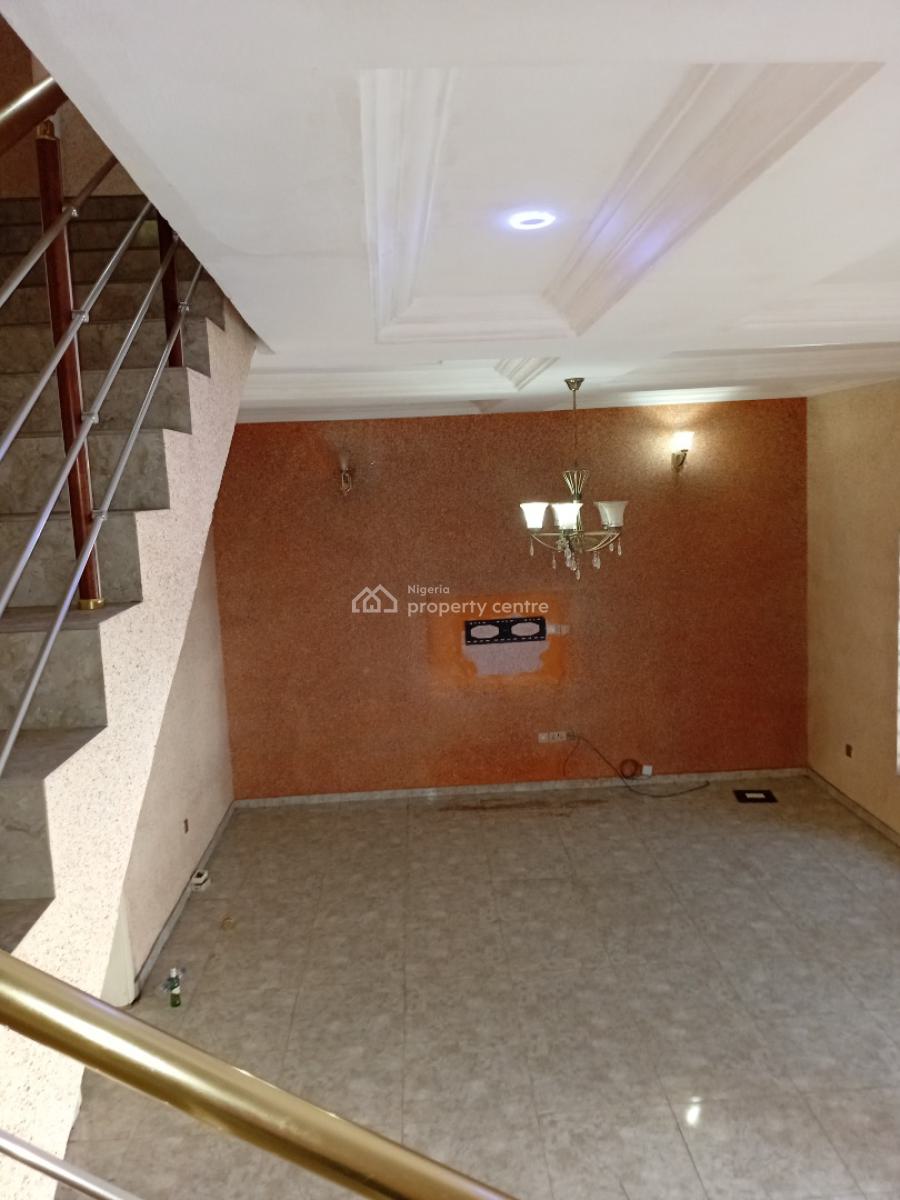 Revitalised 4 Bedrooms Terraced Duplex, Orchid Road, Lekki, Lagos, Terraced Duplex for Rent
