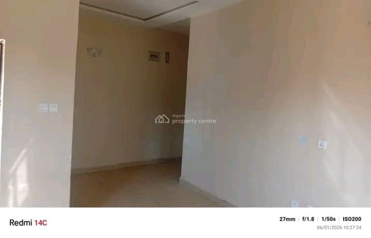 Spacious Mini Flat ( Room and Parlor), 64 Crescent, Gwarinpa, Abuja, Mini Flat (room and Parlour) Short Let