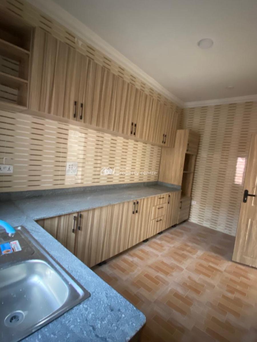 Spacious 3 Bedroom Apartment, Ilasan, Lekki, Lagos, Flat / Apartment for Rent