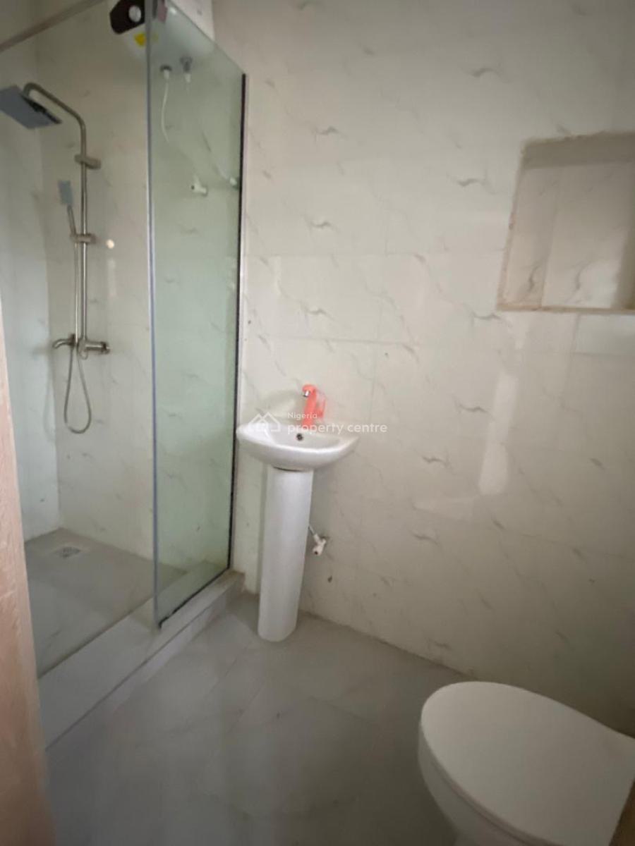 Spacious 3 Bedroom Apartment, Ilasan, Lekki, Lagos, Flat / Apartment for Rent