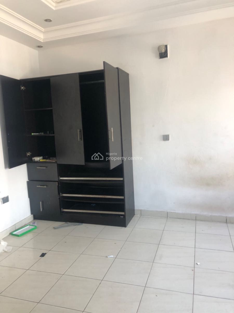 3 Bedroom Flat Upstairs, Peninsula Garden Estate, Sangotedo, Ajah, Lagos, Flat / Apartment for Rent