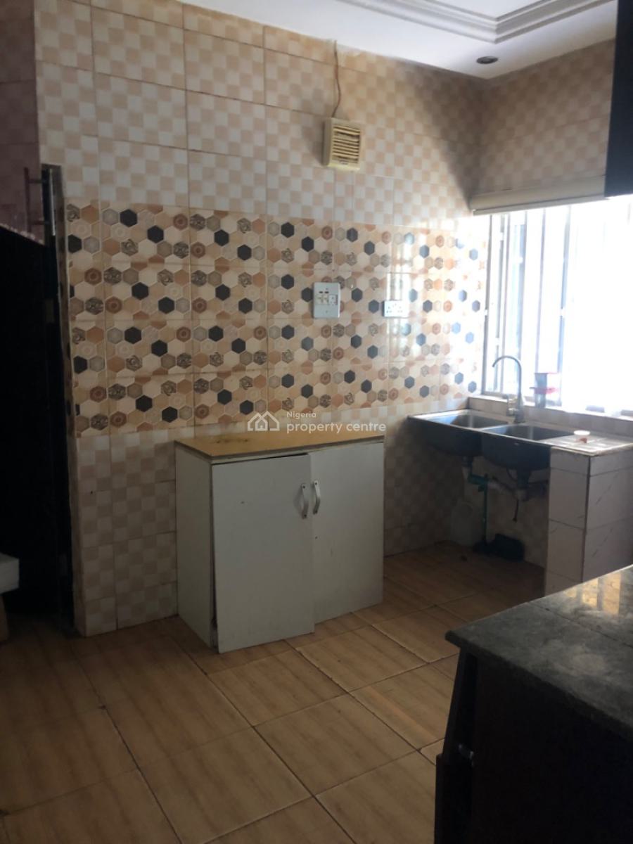 3 Bedroom Flat Upstairs, Peninsula Garden Estate, Sangotedo, Ajah, Lagos, Flat / Apartment for Rent