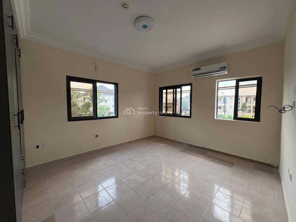 Luxury Newly Renovated 3 Bedroom Flat with Bq, Lekki Phase 1, Lekki, Lagos, Flat / Apartment for Rent