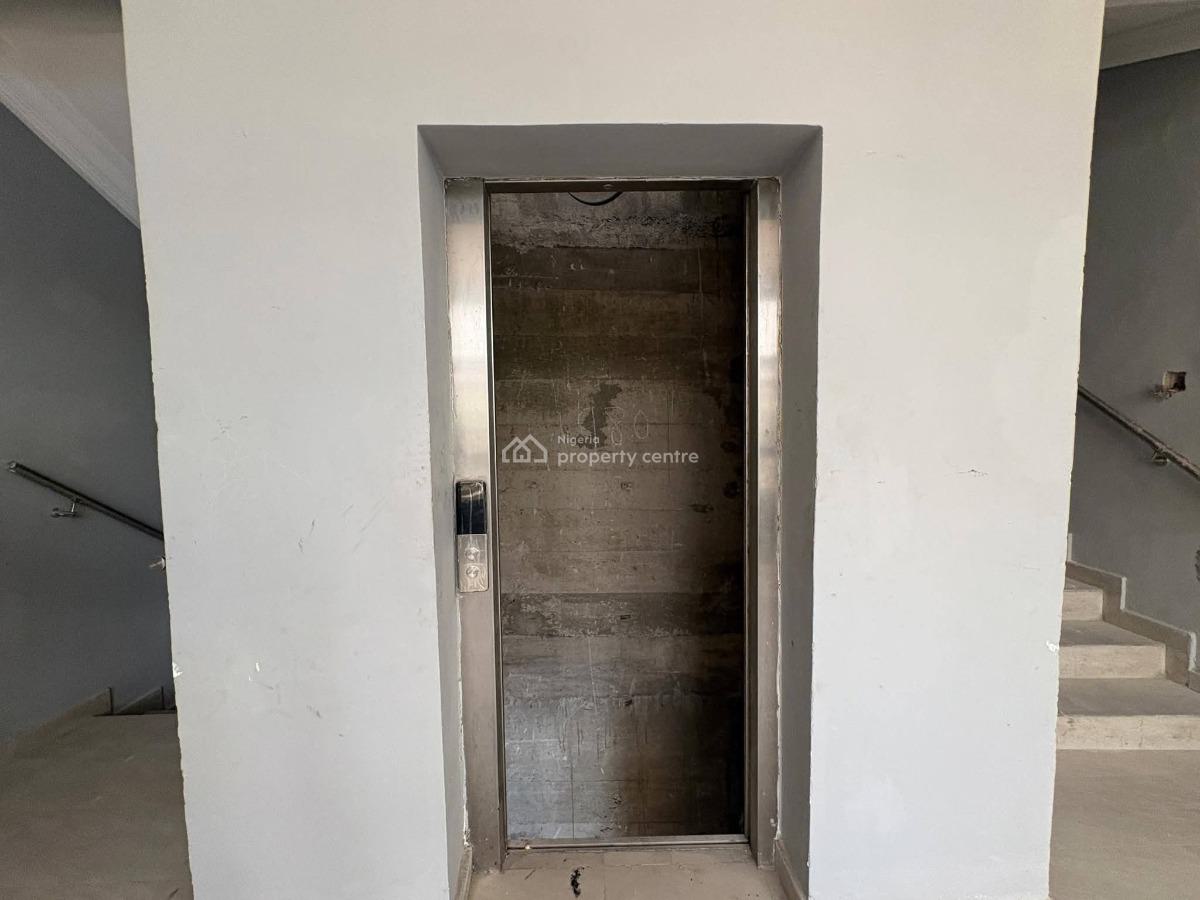 Luxury Newly Renovated 3 Bedroom Flat with Bq, Lekki Phase 1, Lekki, Lagos, Flat / Apartment for Rent