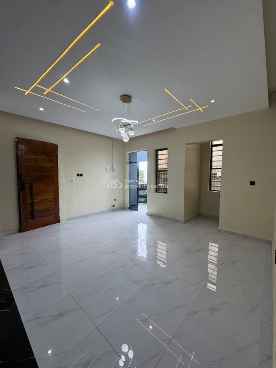 Aesthetically Pleasing 2 Bedroom Apartment with Bq, Lekki Phase 1, Lekki, Lagos, Block of Flats for Sale