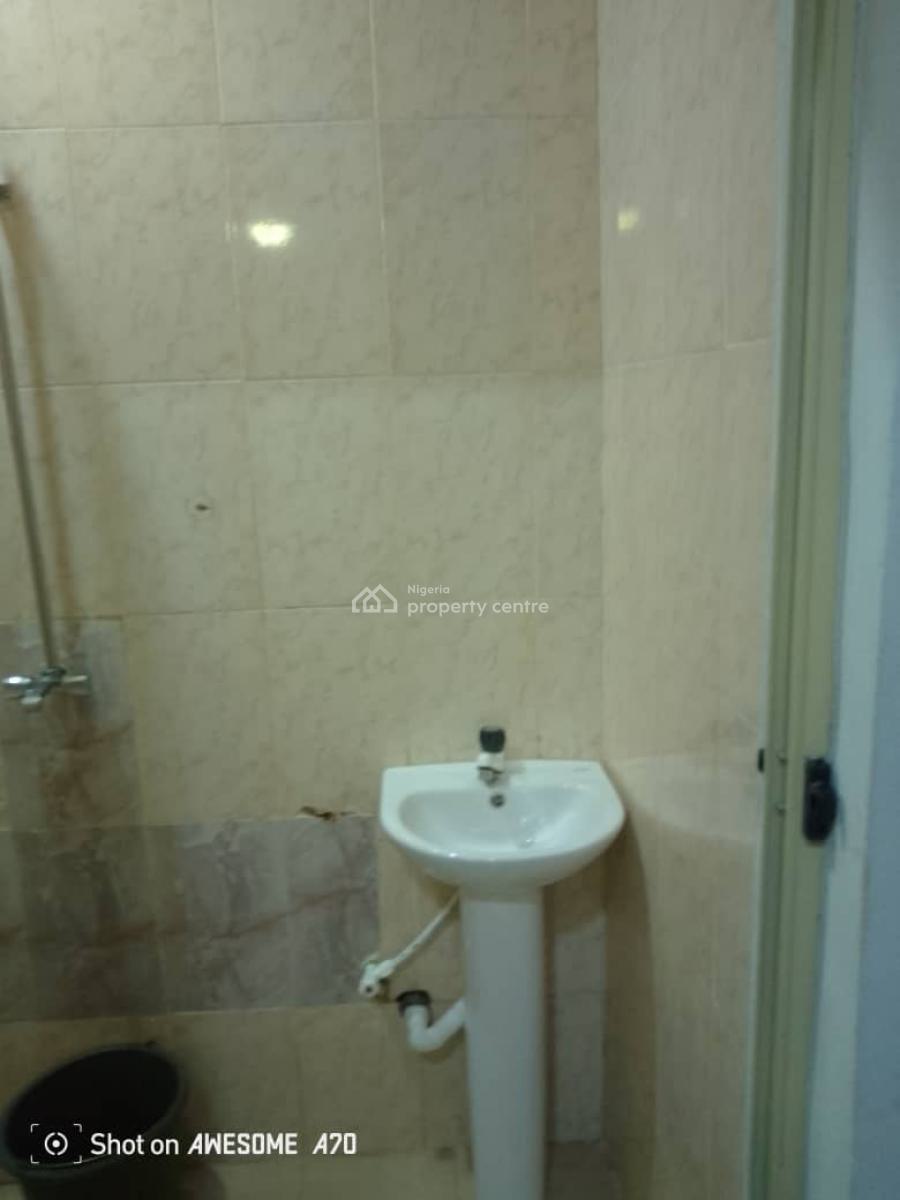 a Unit of 3 Bedrooms Flat All Rooms Ensuite with Visitors Toilet, Omole Phase 1, Ikeja, Lagos, Flat / Apartment for Rent