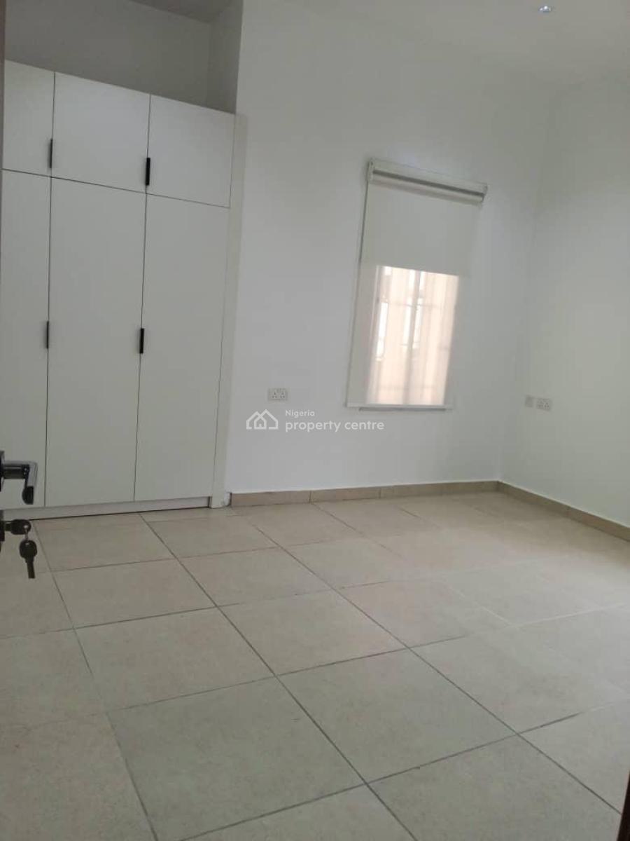 Sharp 2 Bedroom Apartment with Inverter, Lekki Phase 1, Lekki, Lagos, Flat / Apartment for Rent