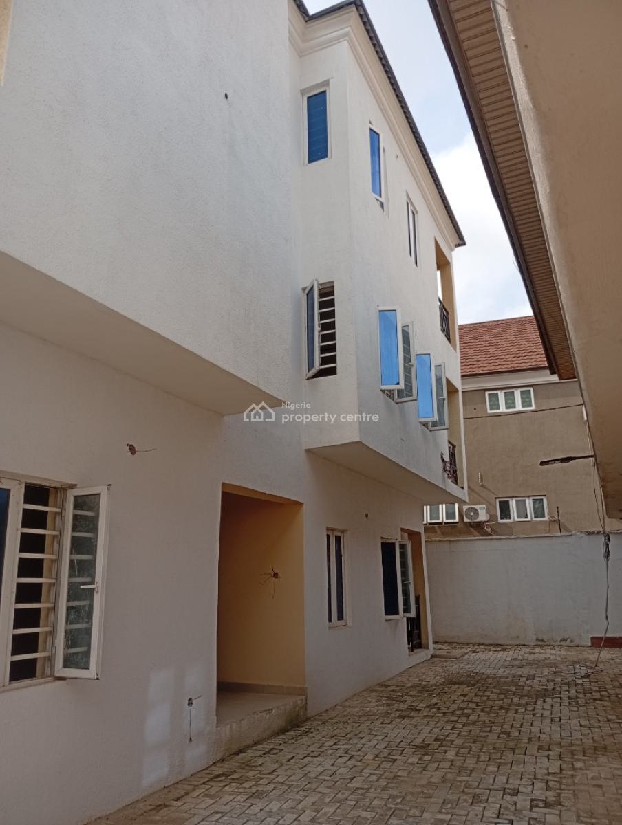 Executive 2 Bedrooms Flat, Modupe Estate, Alagbole, Via Ojodu Berger, Ojodu, Lagos, Flat / Apartment for Rent