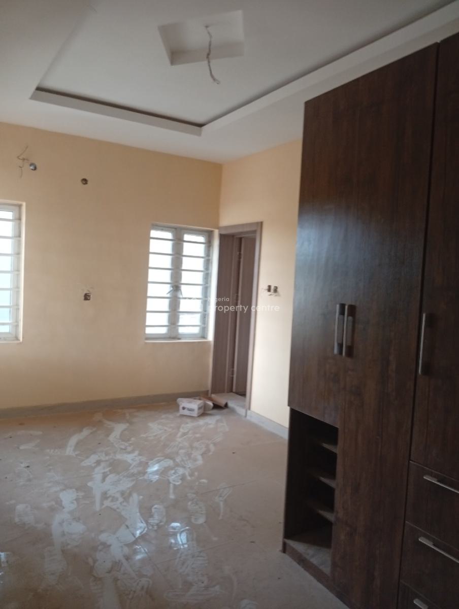 Executive 2 Bedrooms Flat, Modupe Estate, Alagbole, Via Ojodu Berger, Ojodu, Lagos, Flat / Apartment for Rent