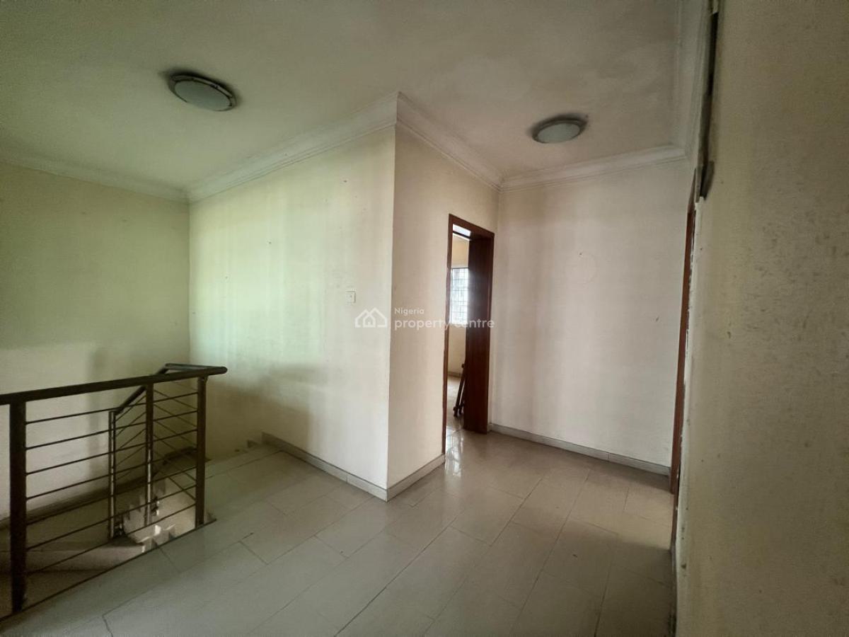 4 Bedrooms Semi Detached Duplex with Private Compound, Lekki Phase 1, Lekki, Lagos, Semi-detached Duplex for Rent