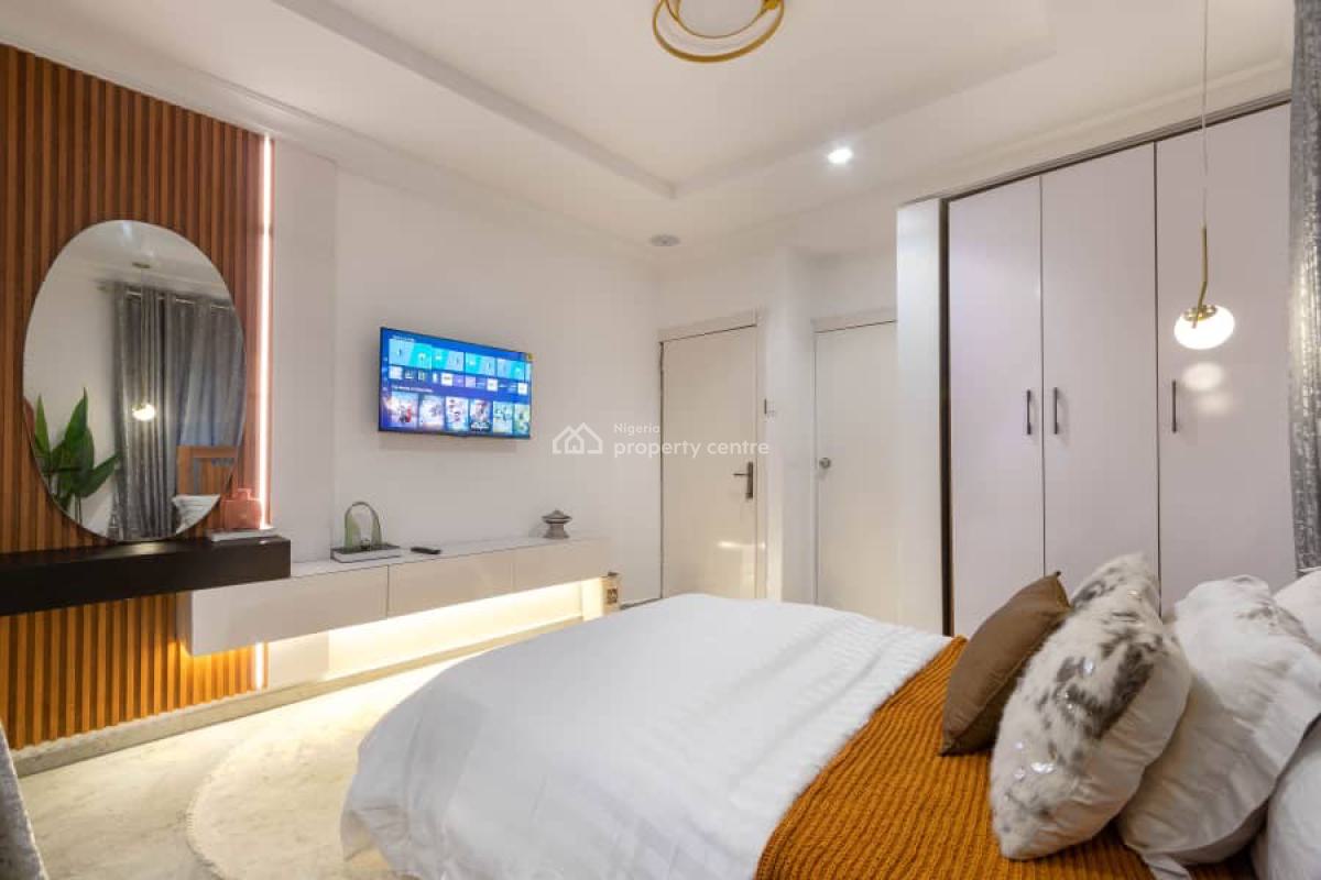 Fully Furnished 3 Bedroom Apartment with Pool, Gym, Snooker Board, Lekki Phase 1, Lekki, Lagos, Flat / Apartment for Rent