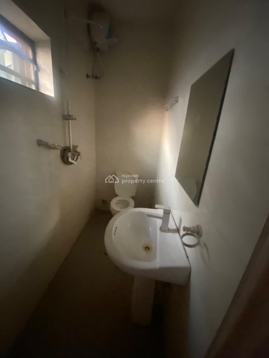 an Executive One Bedroom Flat, Thera Estate, Beside Blenco Mall, Sangotedo, Ajah, Lagos, Flat / Apartment for Rent