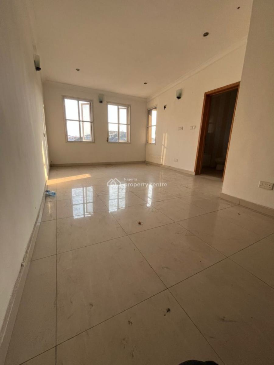a Big Studio Apartment, Upstairs, Ikate Elegushi, Lekki, Lagos, Flat / Apartment for Rent