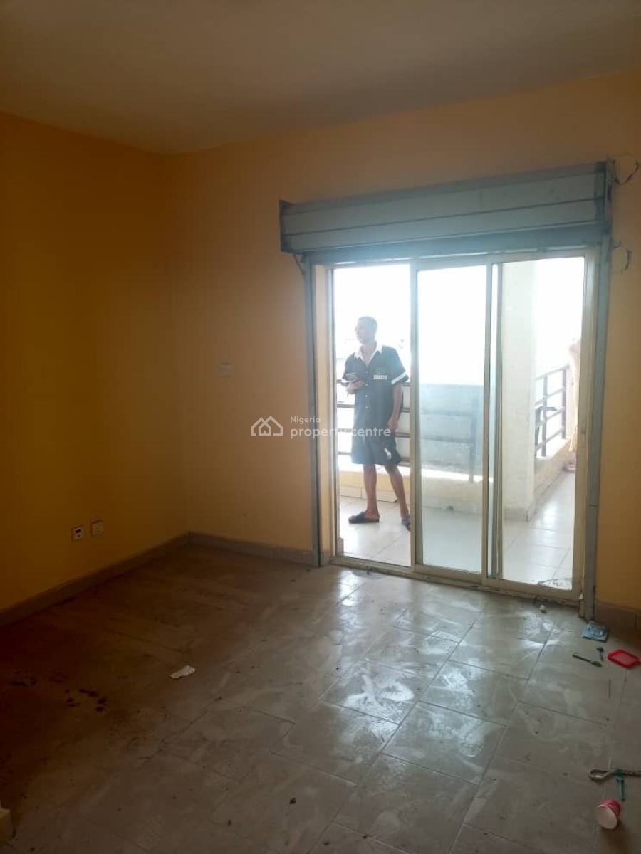 a Spacious Shop, Ogombo, Ajah, Lagos, Shop for Rent